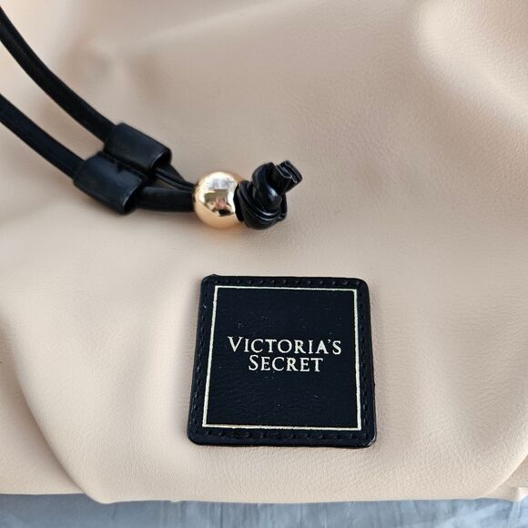 VICTORIA'S SECRET BARE CINCH TOP FAUX LEATHER PURSE TOTE NEW - Picture 6 of 16